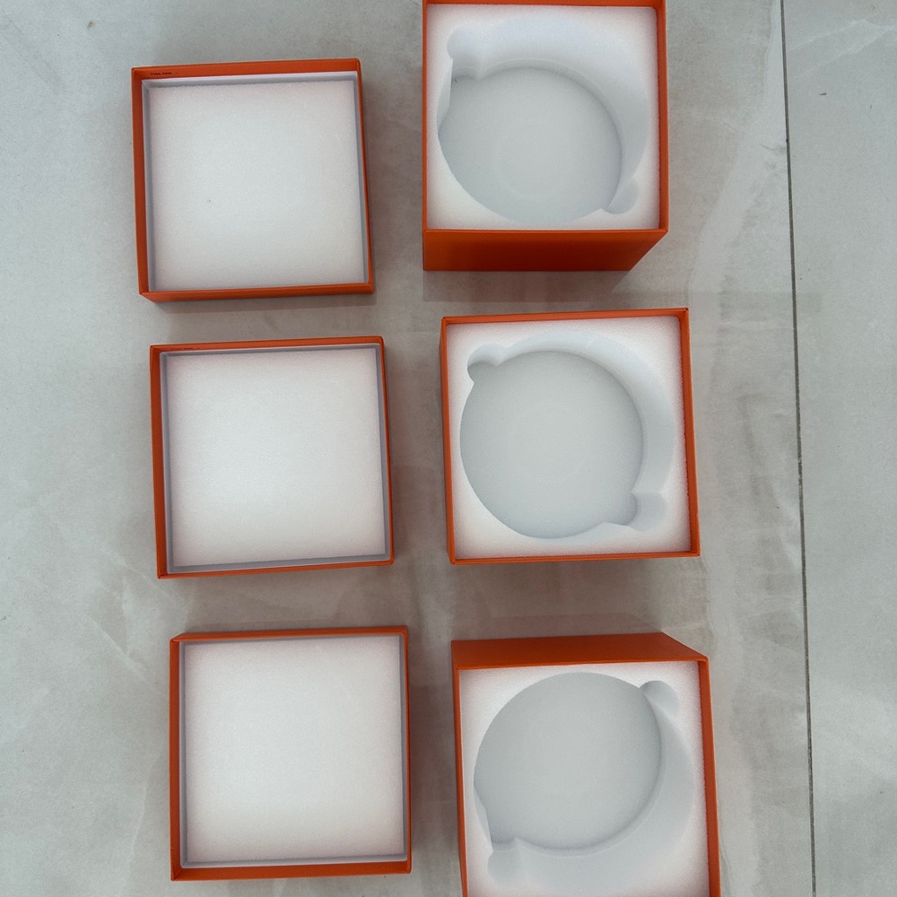 3 Hermès Gift Boxes with Logo Ribbons - Picture 10 of 11